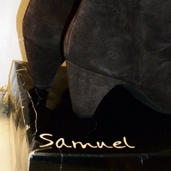 SAMUEL 9M Genuine Brown Suede Slouchy Booties NEW 2 5/8" Heel Zip Up - Picture 3 of 13